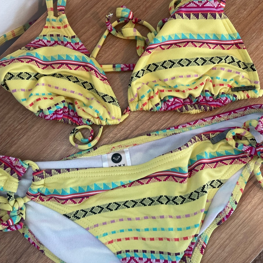 Roxy bikini set
